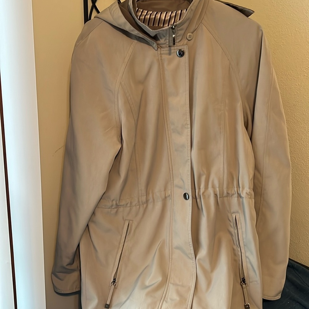 Liz Claiborne tan spring jacket size small